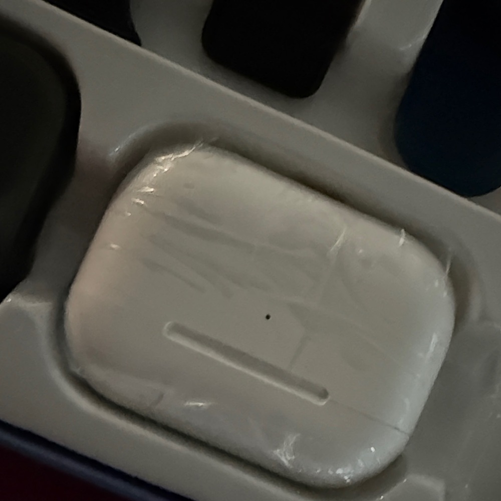 Series 10 Wireless Earbuds and Smartwatch Set - White - Picture 5 of 7
